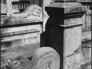 18-Harry-Wilson-Photographer-Tombs-Ho-Chi-Minh-City-Vietnam-1998